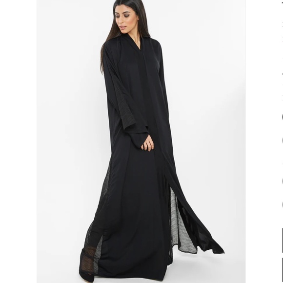 Nukhbaa Premium Abaya from Dubai - Picture 1 of 9